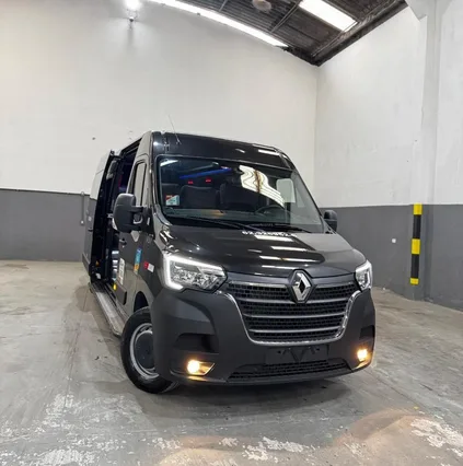 Van Renault Master executiva da Bonifácio Transportes